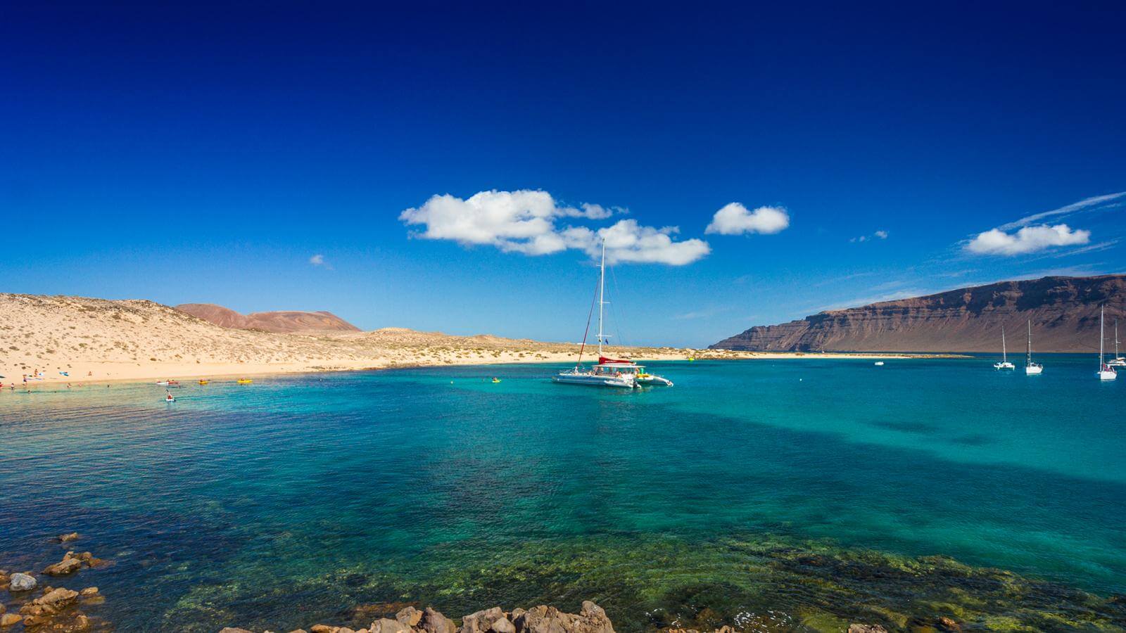 www.hellocanaryislands.com
