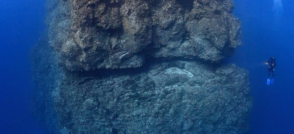 Scuba diving in Baja Bocarones in El Hierro