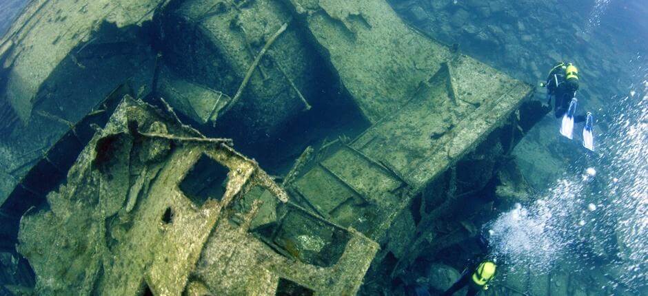 Diving the wreck of the 'El Condesito' in Tenerife