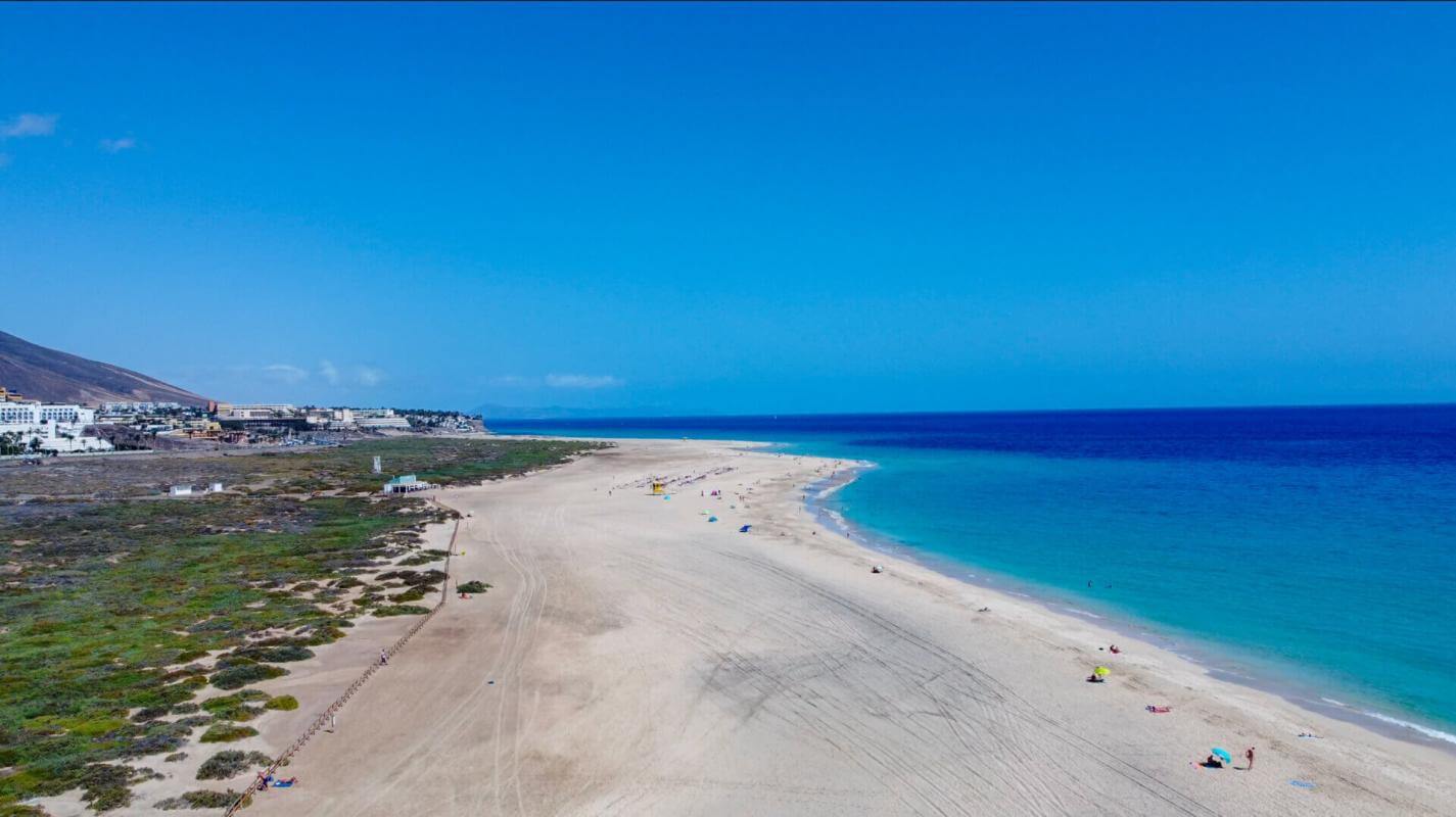 Playa del Sotavento y sus lagunas