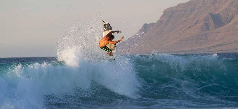 Surfing the left wave of San Juan + Surfing spots in Lanzarote  