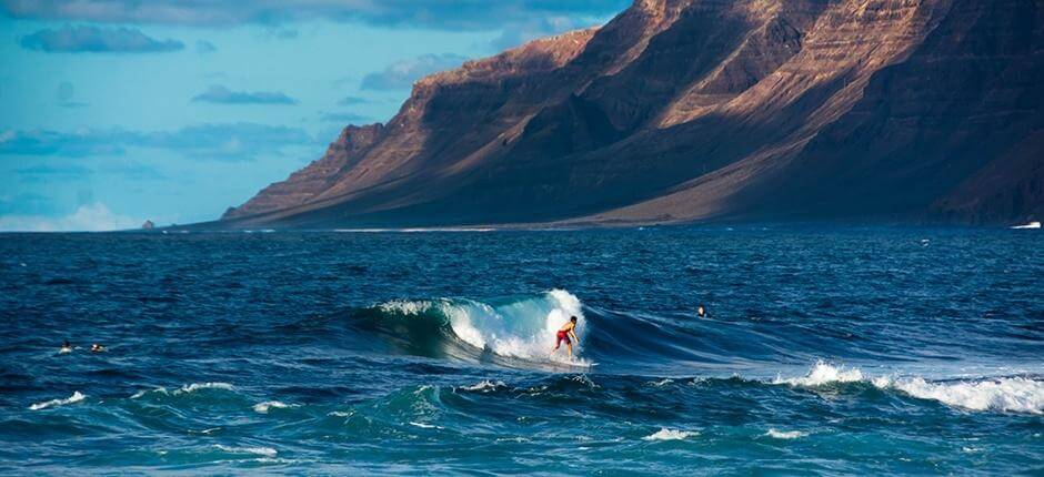 Surfing the left wave of San Juan + Surfing spots in Lanzarote  