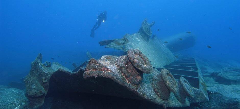 Diving the ‘Kinder Island’  wreck, in Gran Canaria