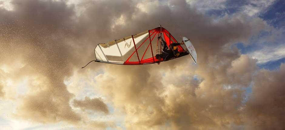 Windsurfing at El Cabezo beach, Windsurfing spots in Tenerife