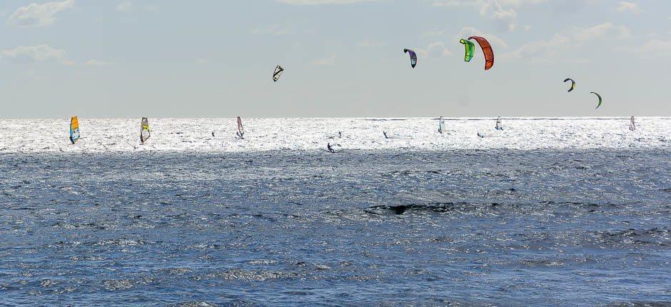 Kitesurf on El Médano beach, Kitesurfing spots in Tenerife