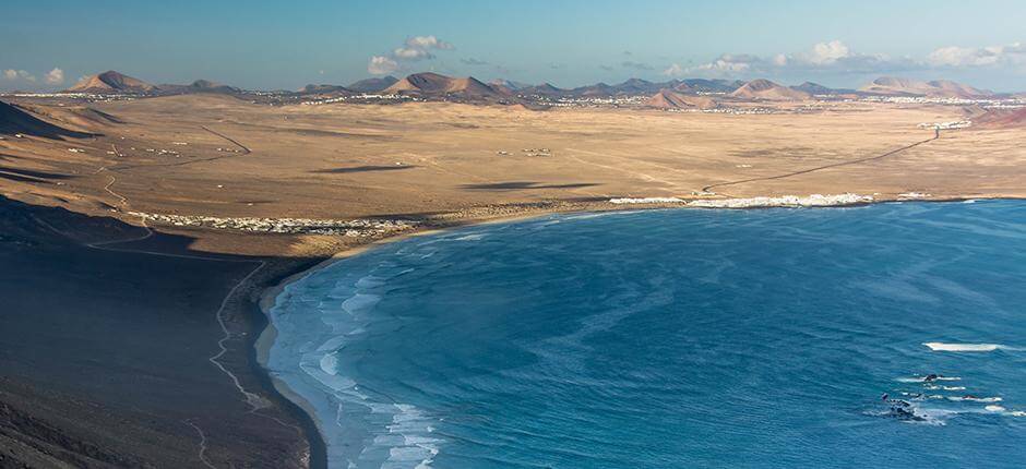 Kitesurfing on Famara beach + Kitesurfing spots of Lanzarote 