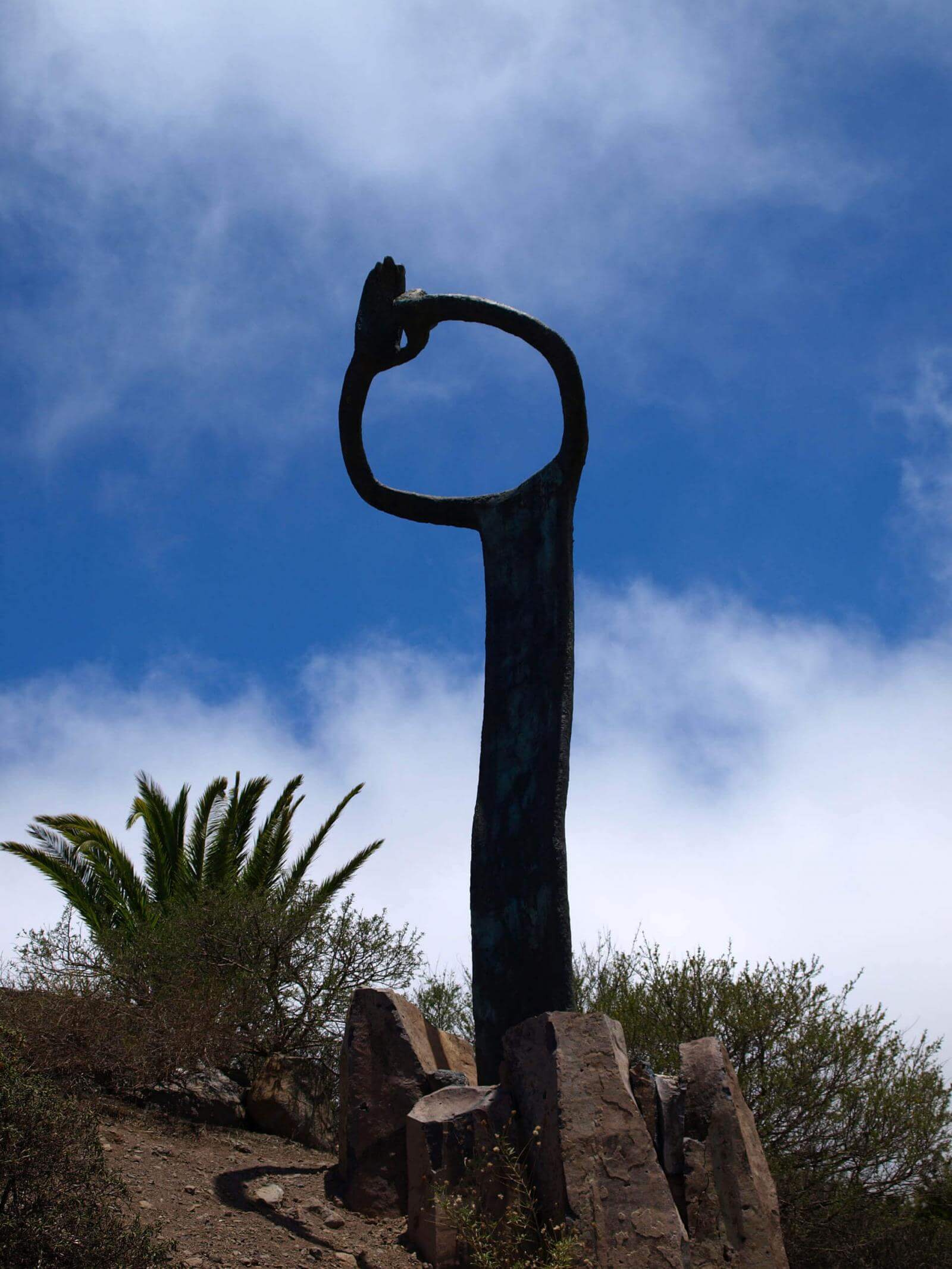 Monumento-al-silbo-La-Gomera