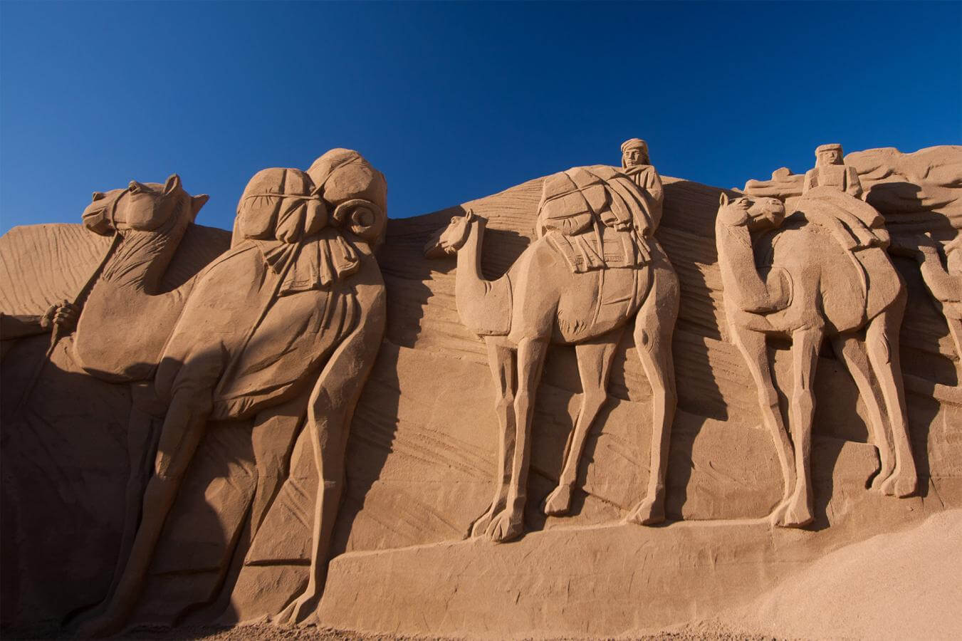 imagen-navidades-bajo-el-sol-Belen-de-arena-en-la-playa-de-Las-Canteras