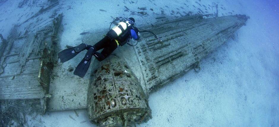 Diving the Douglas DC-3 wreck at Playa de Vargas, in Gran Canaria