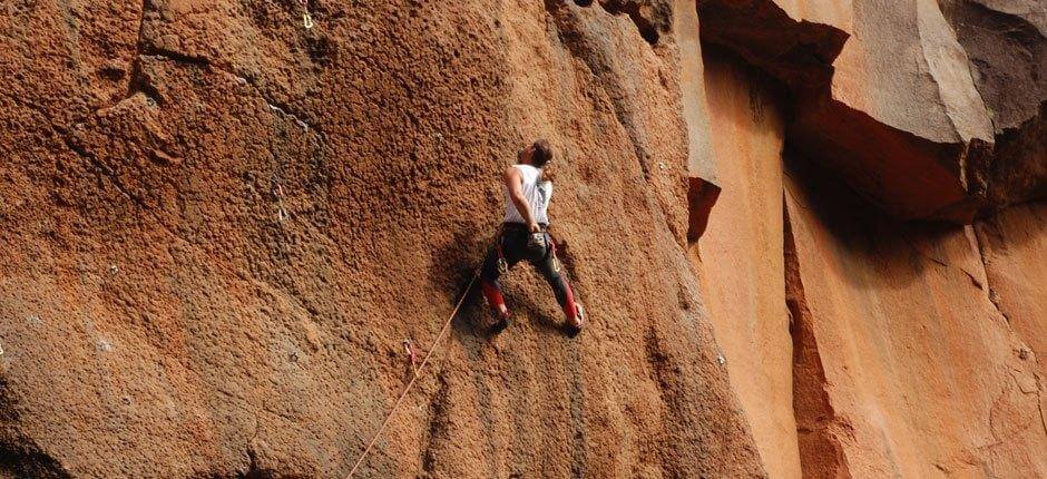 Climbing the Barranco del Agua, Climbing in La Palma