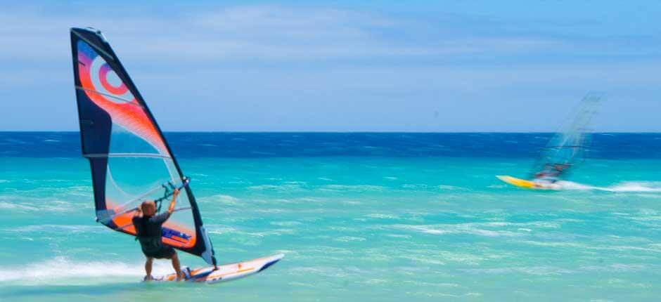 Windsurfing on Flag Beach in Corralejo, Windsurfing Spots in Fuerteventura