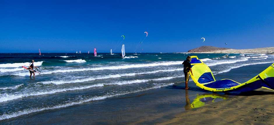 Kitesurf on El Médano beach, Kitesurfing spots in Tenerife